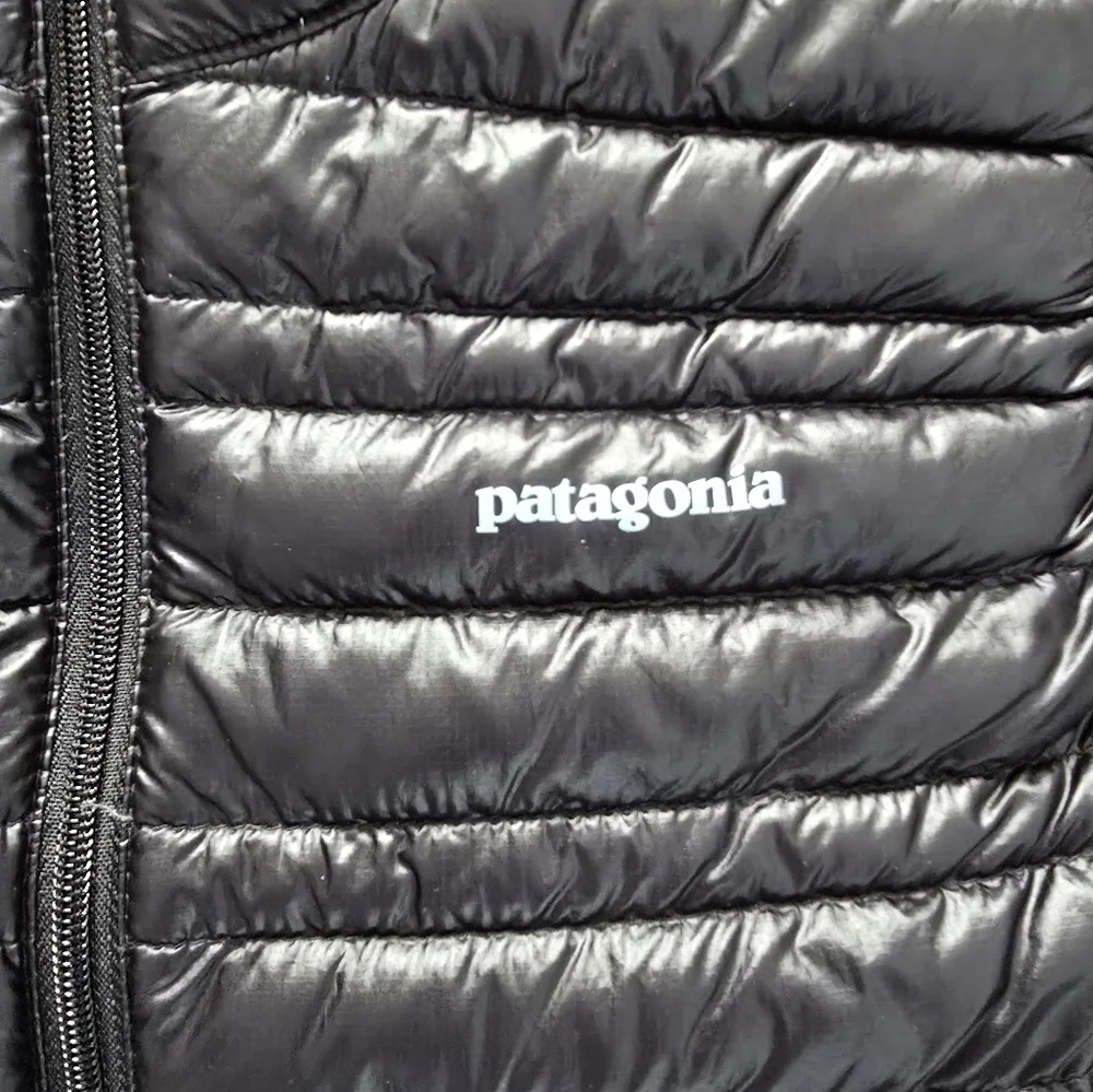 Patagonia Women's Ultralight Black Down Quilted Vest Size S - Picture 3 of 5